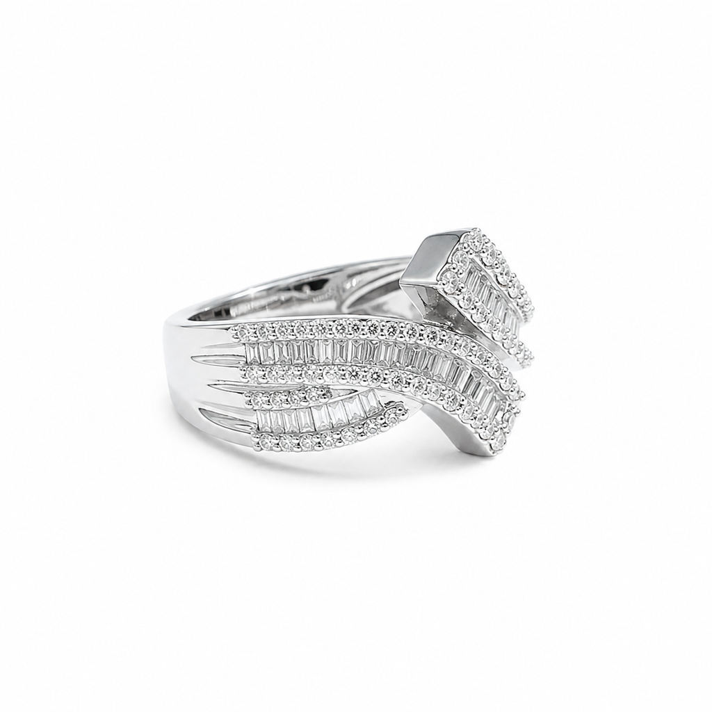 Bague asymétrique - Or blanc - Diamants Baguettes
