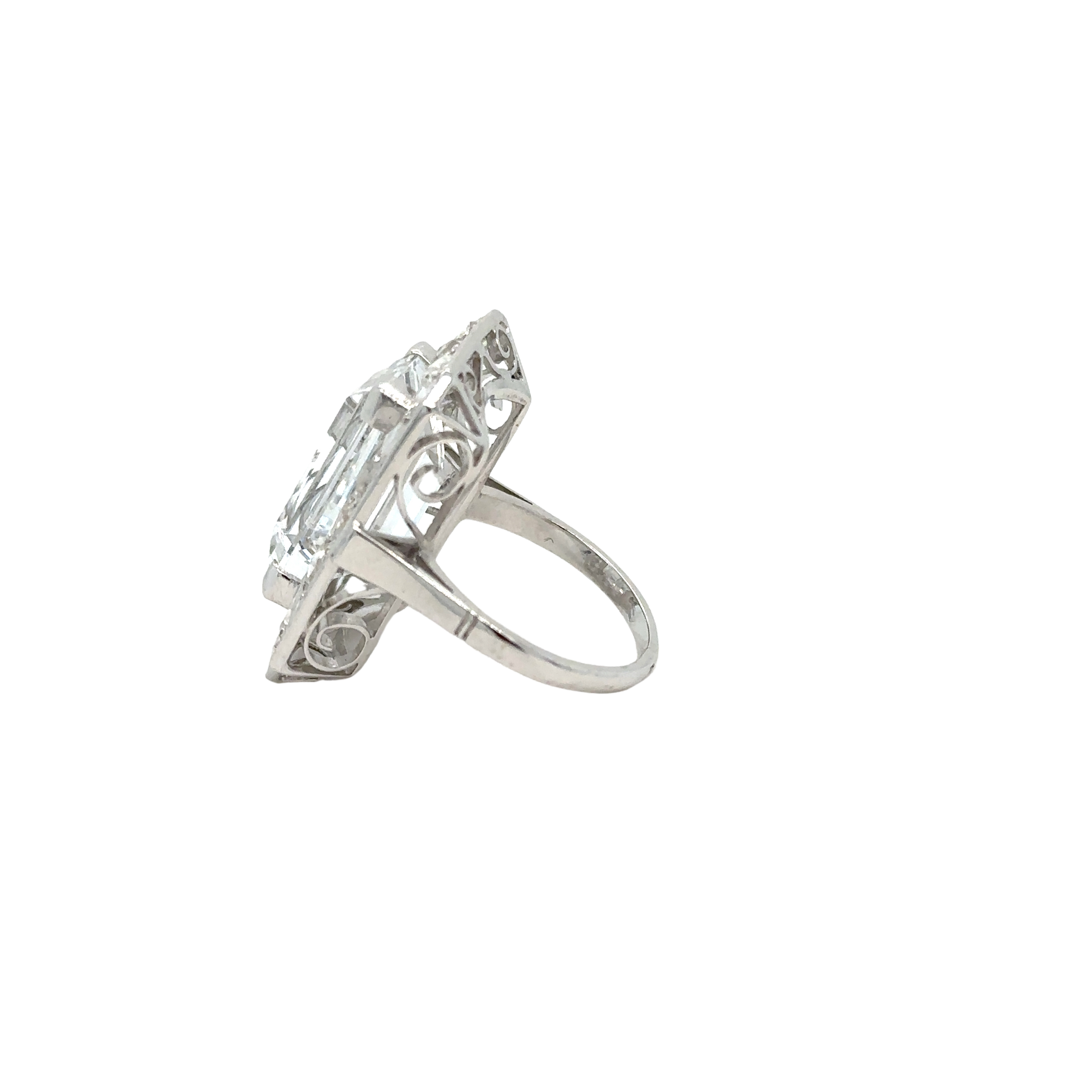 White Gold Ring - Zirconium Oxide and Diamonds