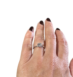 Bague Or blanc avec un magnifique diamant