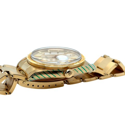 ROLEX - Montre Datejust Or jaune 18 carats - Modèle 1501 - Année 1970