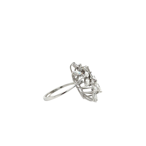 Bague Cocktail - Diamants Marquise et Baguette - Éclat Incomparable