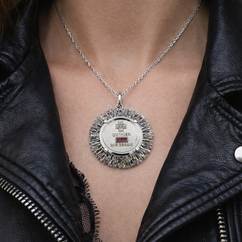 Augis - Médaille d’Amour - Or blanc - Rubis et Diamants