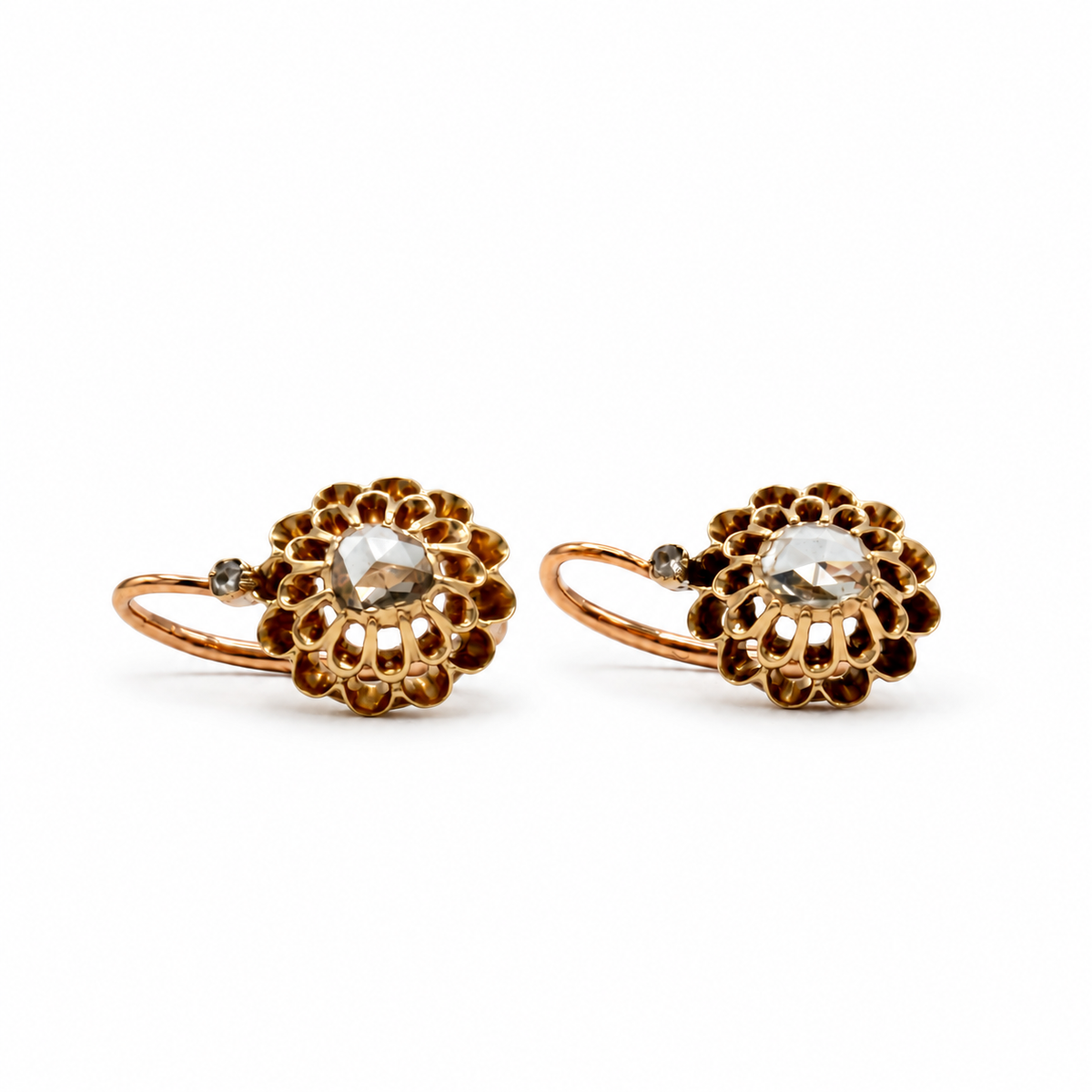 Boucles d’oreilles dormeuses anciennes en or 18 carats et diamants taille rose