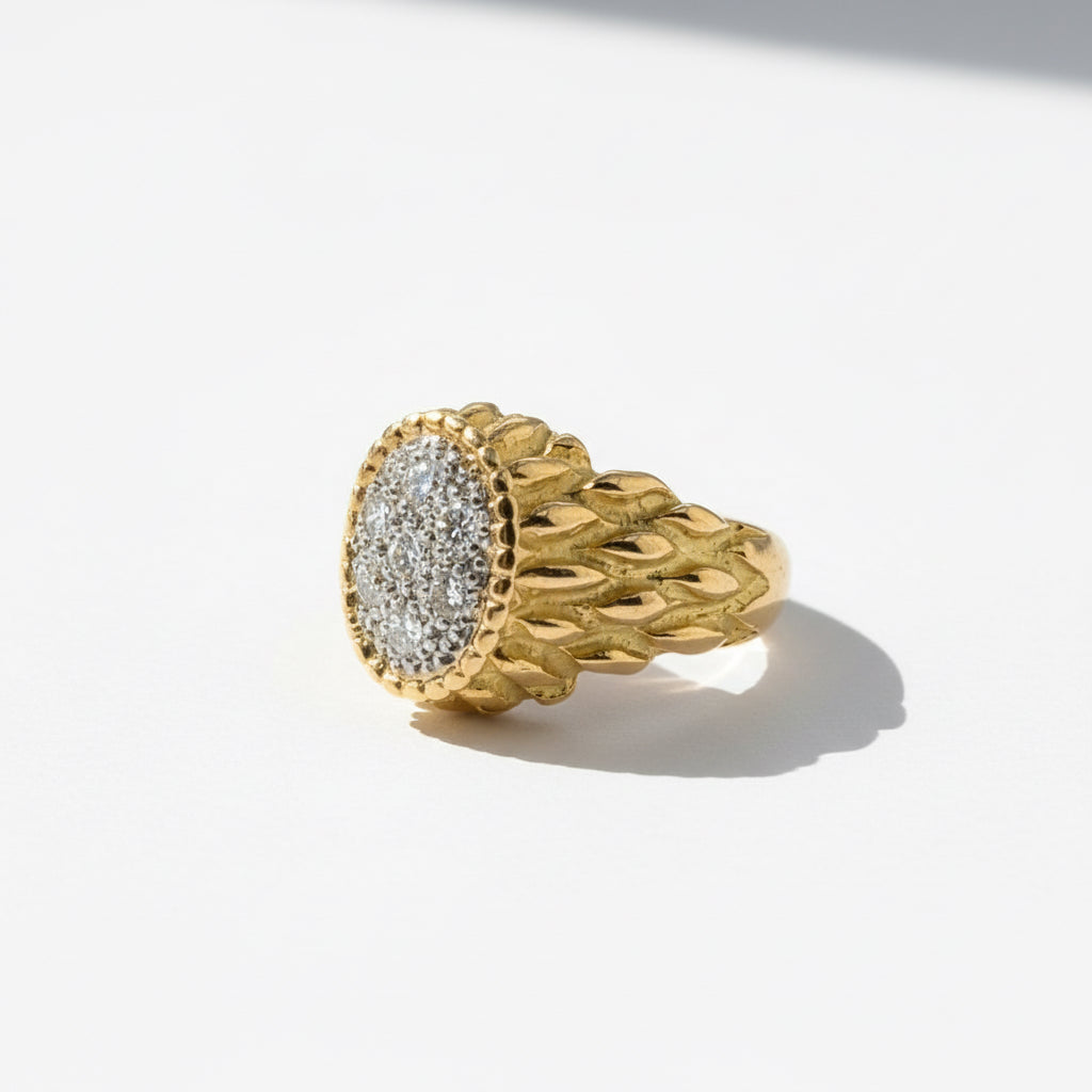 Vintage Snake Ring in Yellow Gold and Diamonds