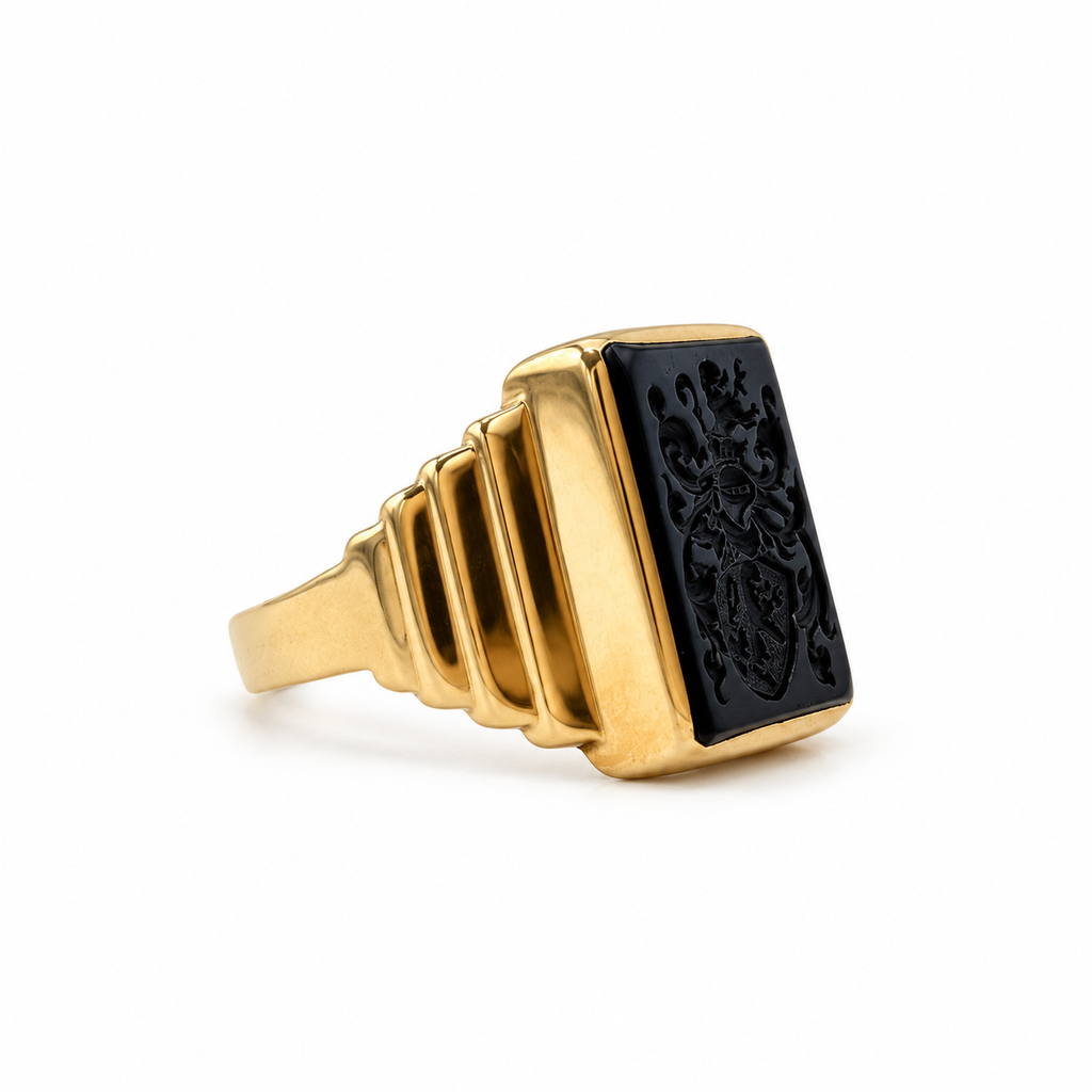 Chevalière Or jaune et onyx