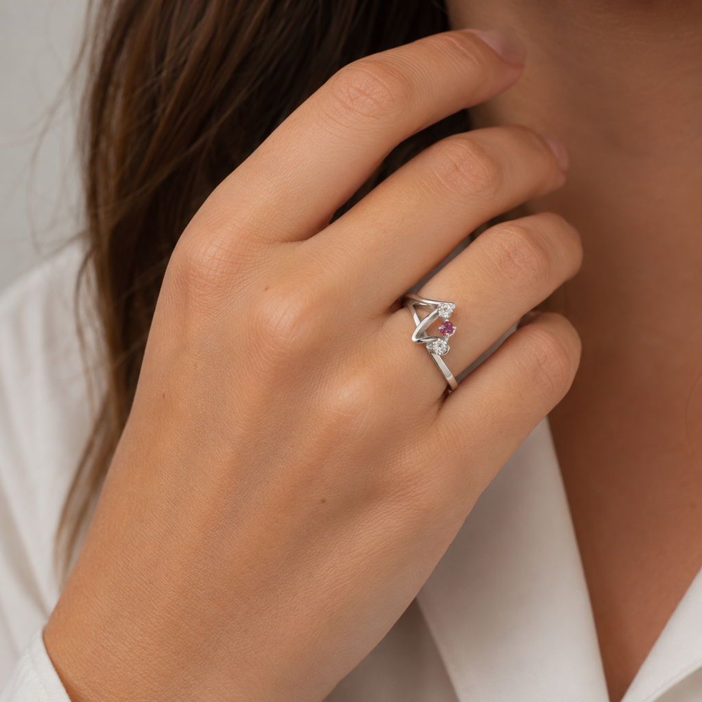 White Gold Ring - Ruby and Diamond 