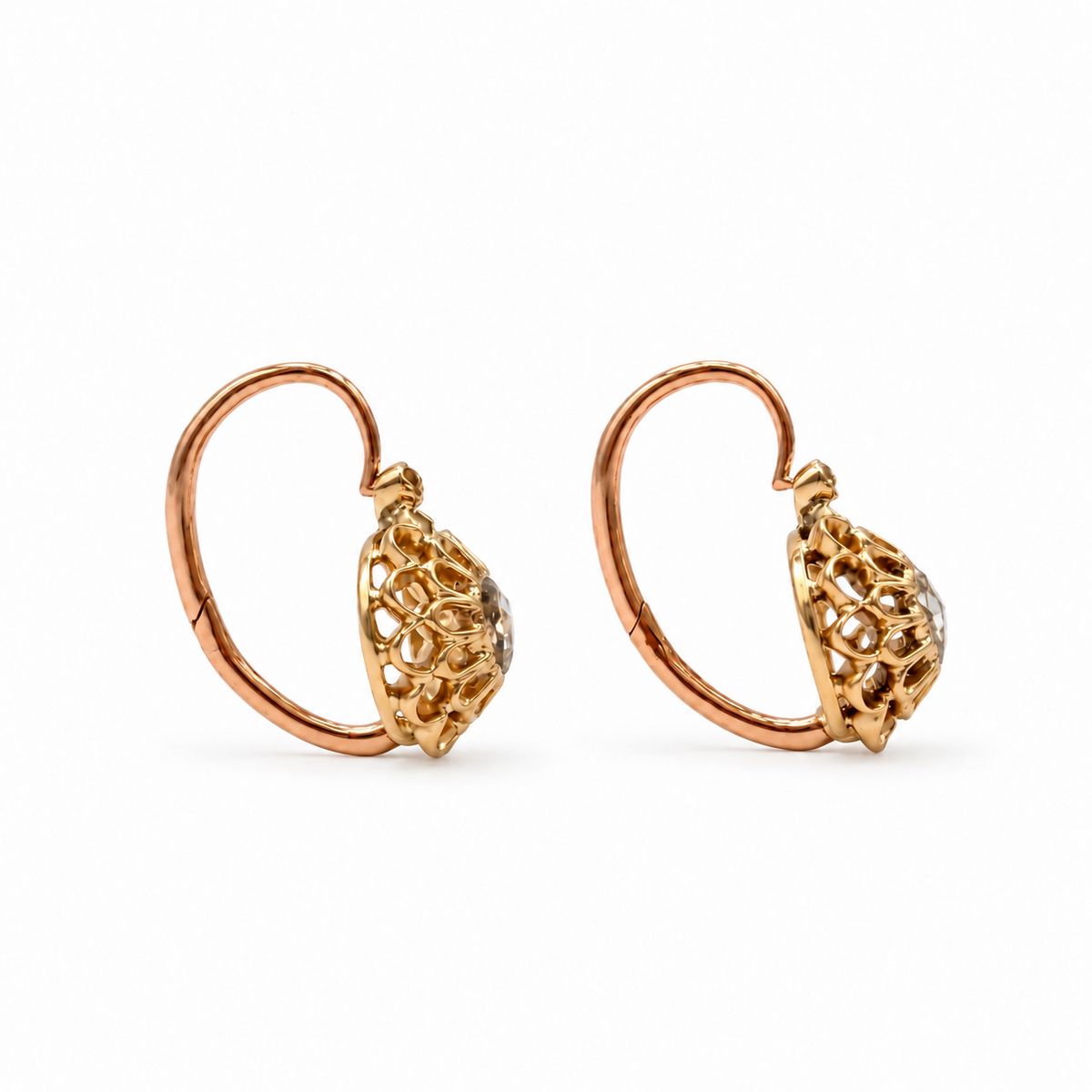 Boucles d’oreilles dormeuses anciennes en or 18 carats et diamants taille rose