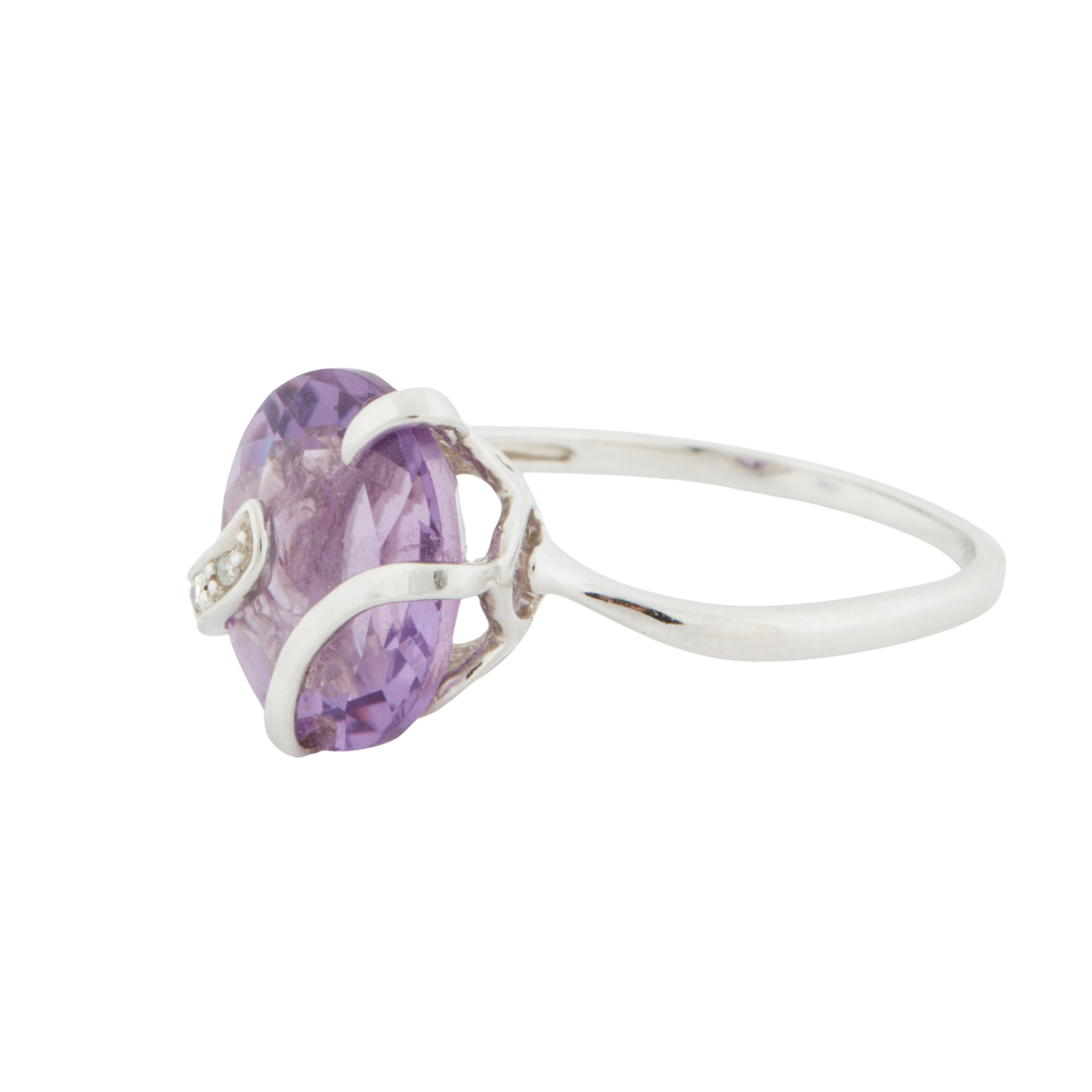 White Gold Ring - Amethyst and Diamonds