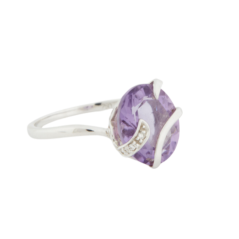 White Gold Ring - Amethyst and Diamonds