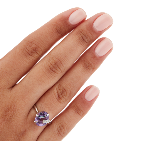 White Gold Ring - Amethyst and Diamonds