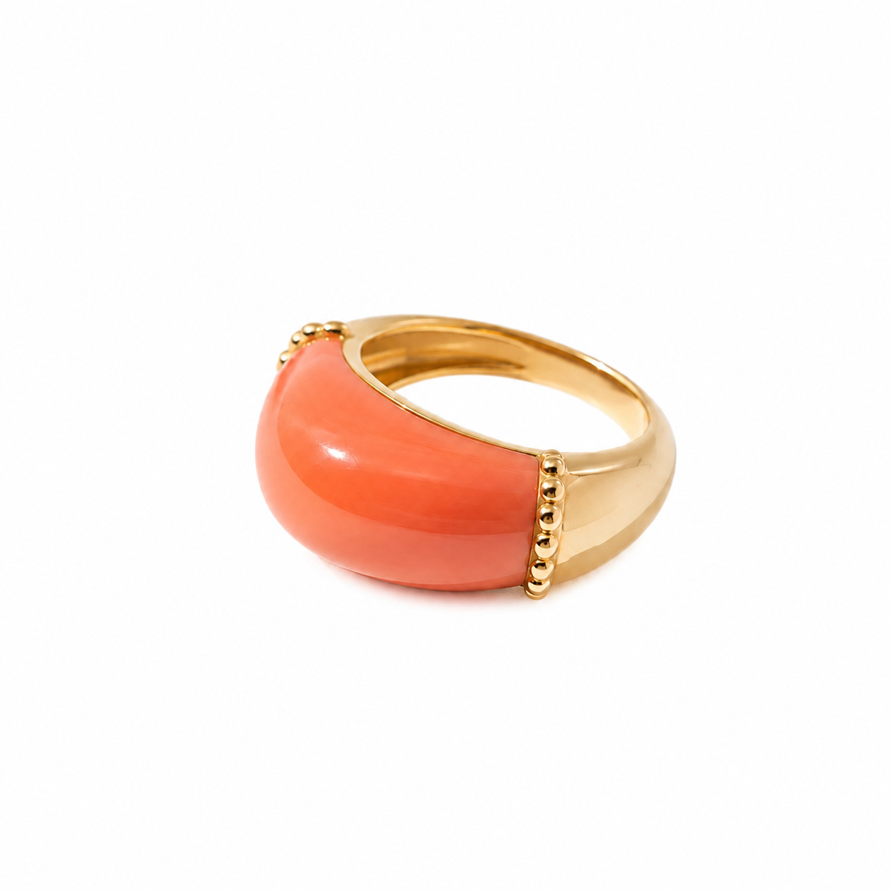 Bague Or jaune et Cabochon Corail