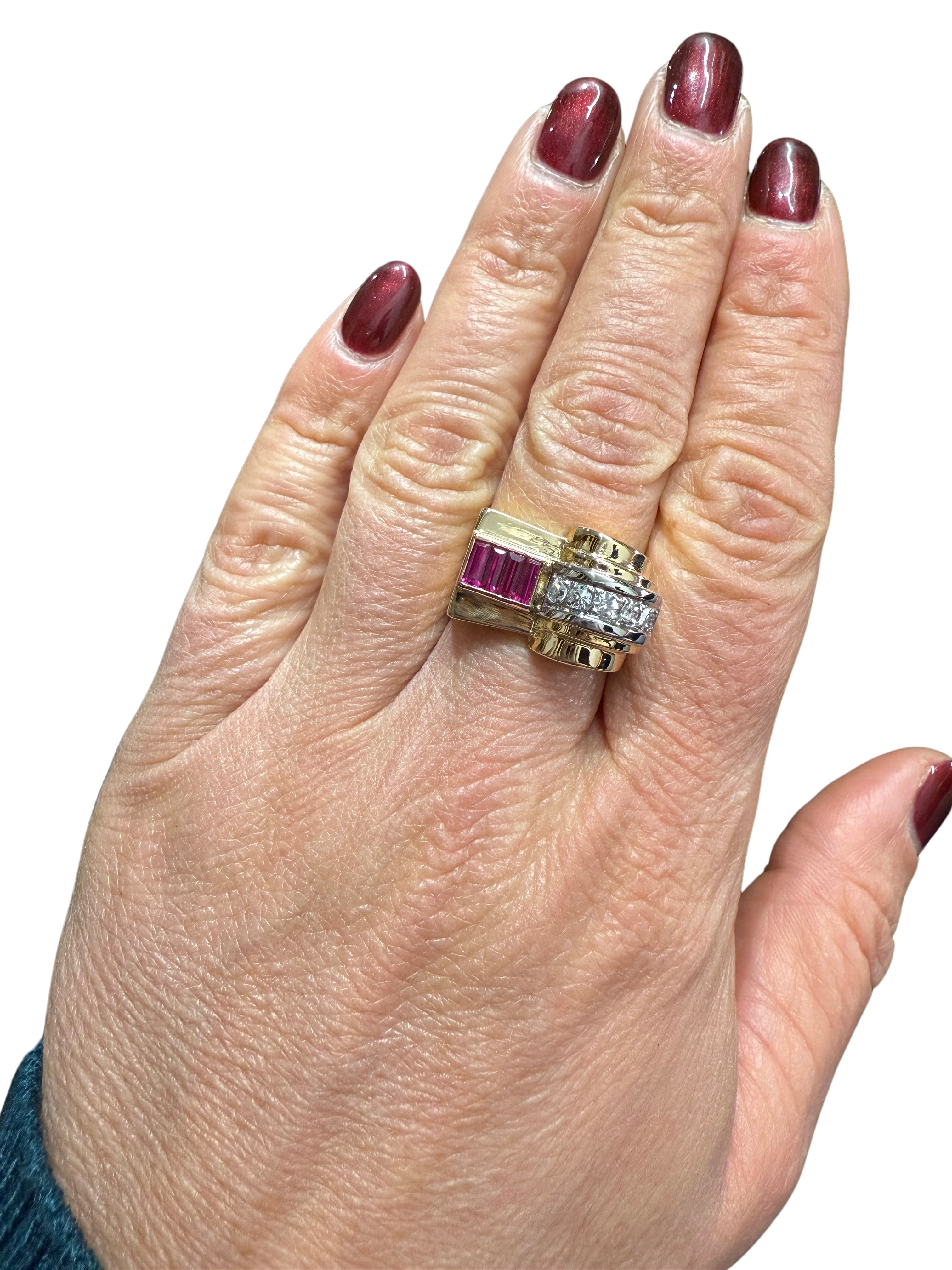 Art Déco - Bague Tank - Or jaune et Blanc - Rubis et Diamants