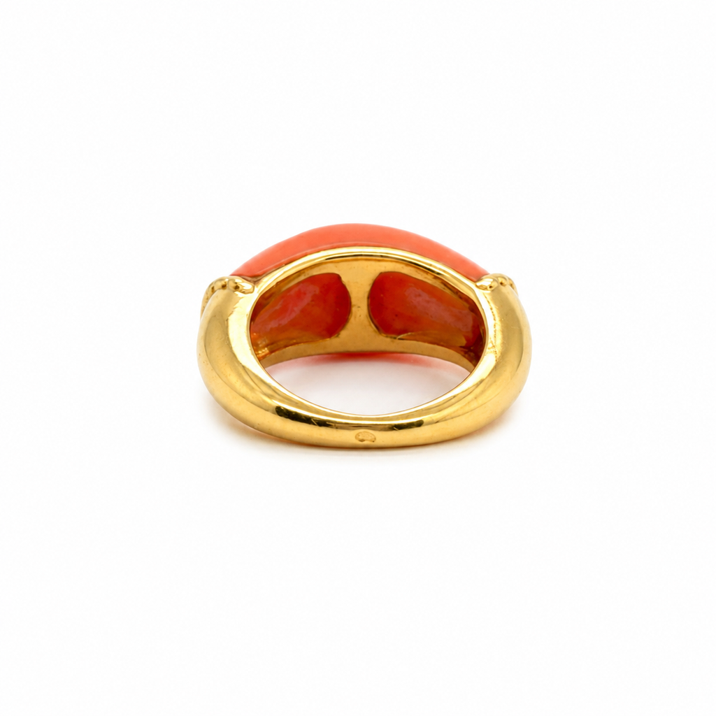 Bague Or jaune et Cabochon Corail