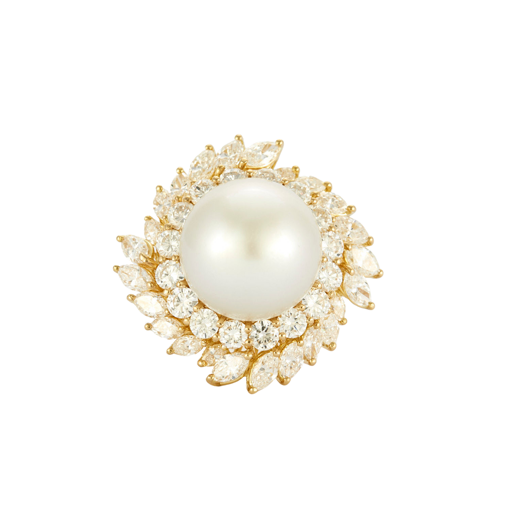 CARL BUCHERER - Important cocktail ring in yellow gold, South Sea pearl, diamonds