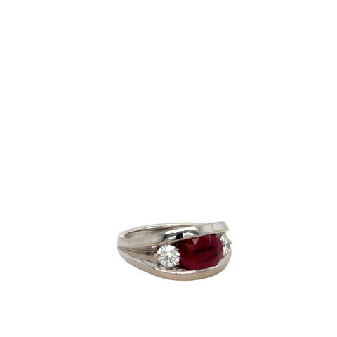 White Gold Ring with Ruby and Diamonds