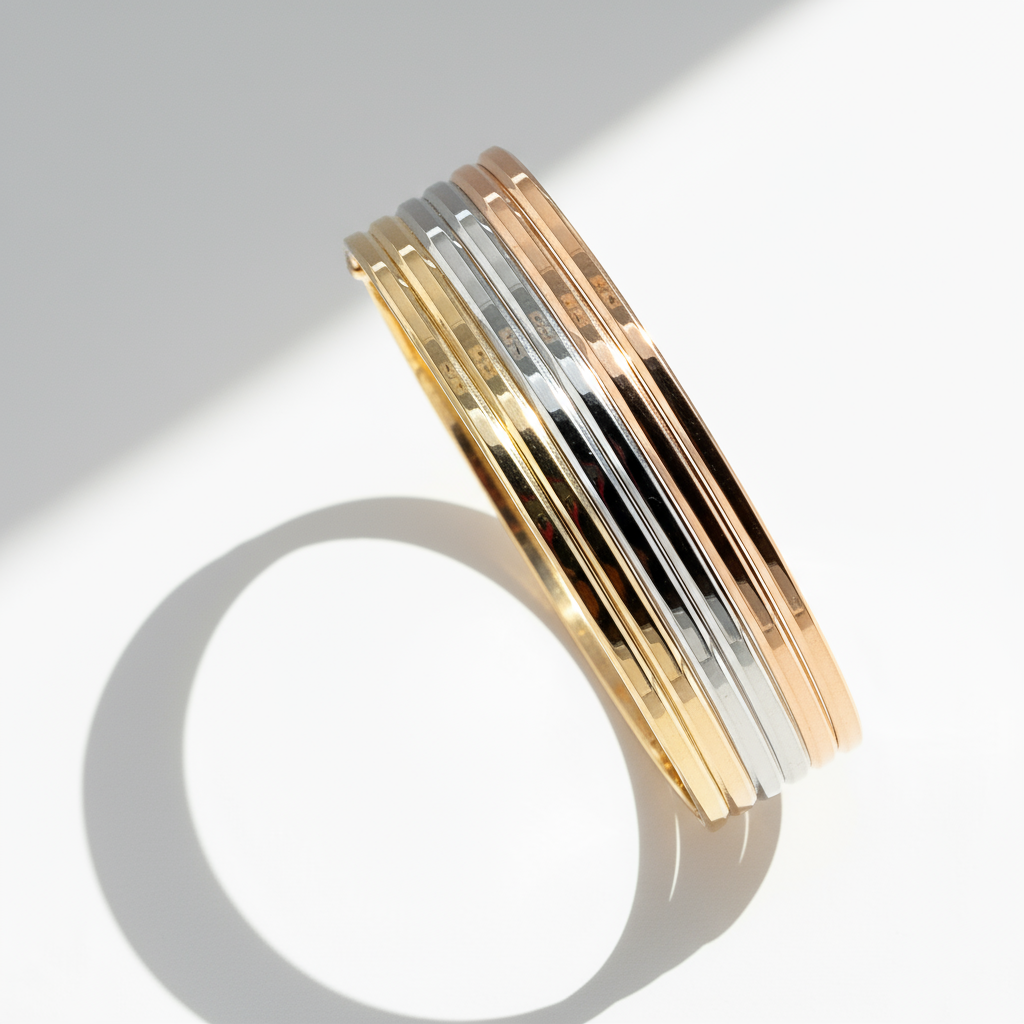 Cartier - bracelet 3 ors - modèle double C avec diamants