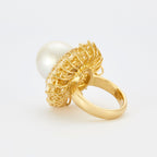 CARL BUCHERER - Important cocktail ring in yellow gold, South Sea pearl, diamonds