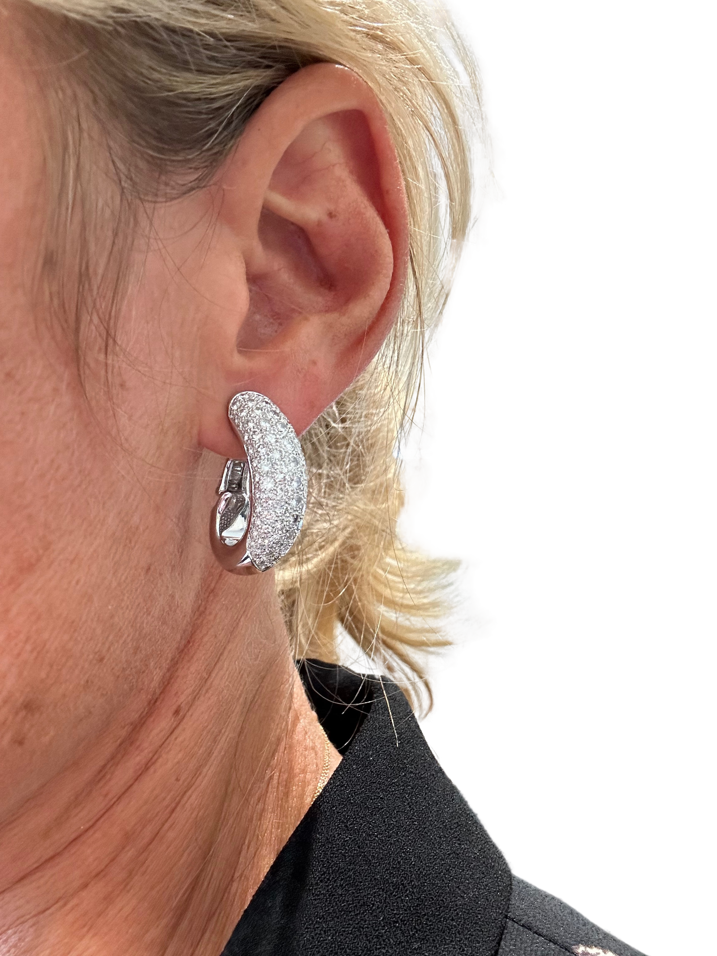 Boucles d’oreilles Chaumet « Hommage à Venise » Or blanc et diamants