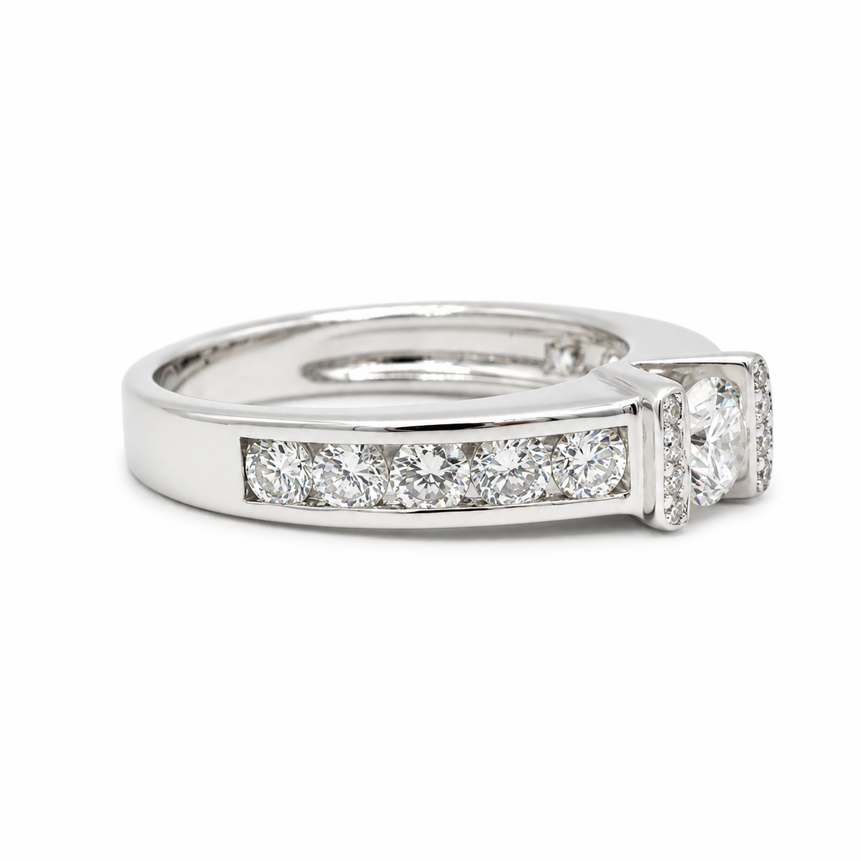 Bague Bandeau Or blanc et Diamants 1,60 carats