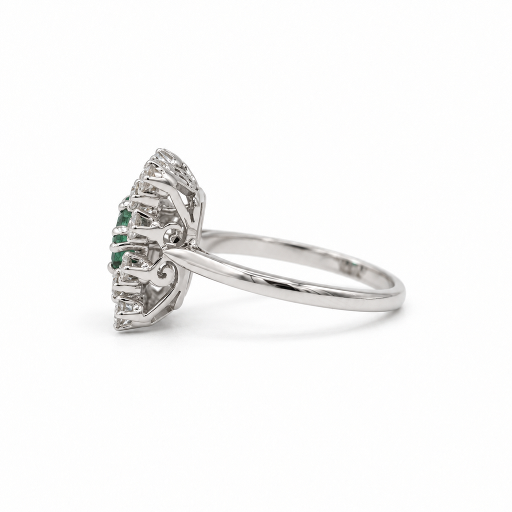Bague Marguerite - Or blanc Emeraude et Diamants