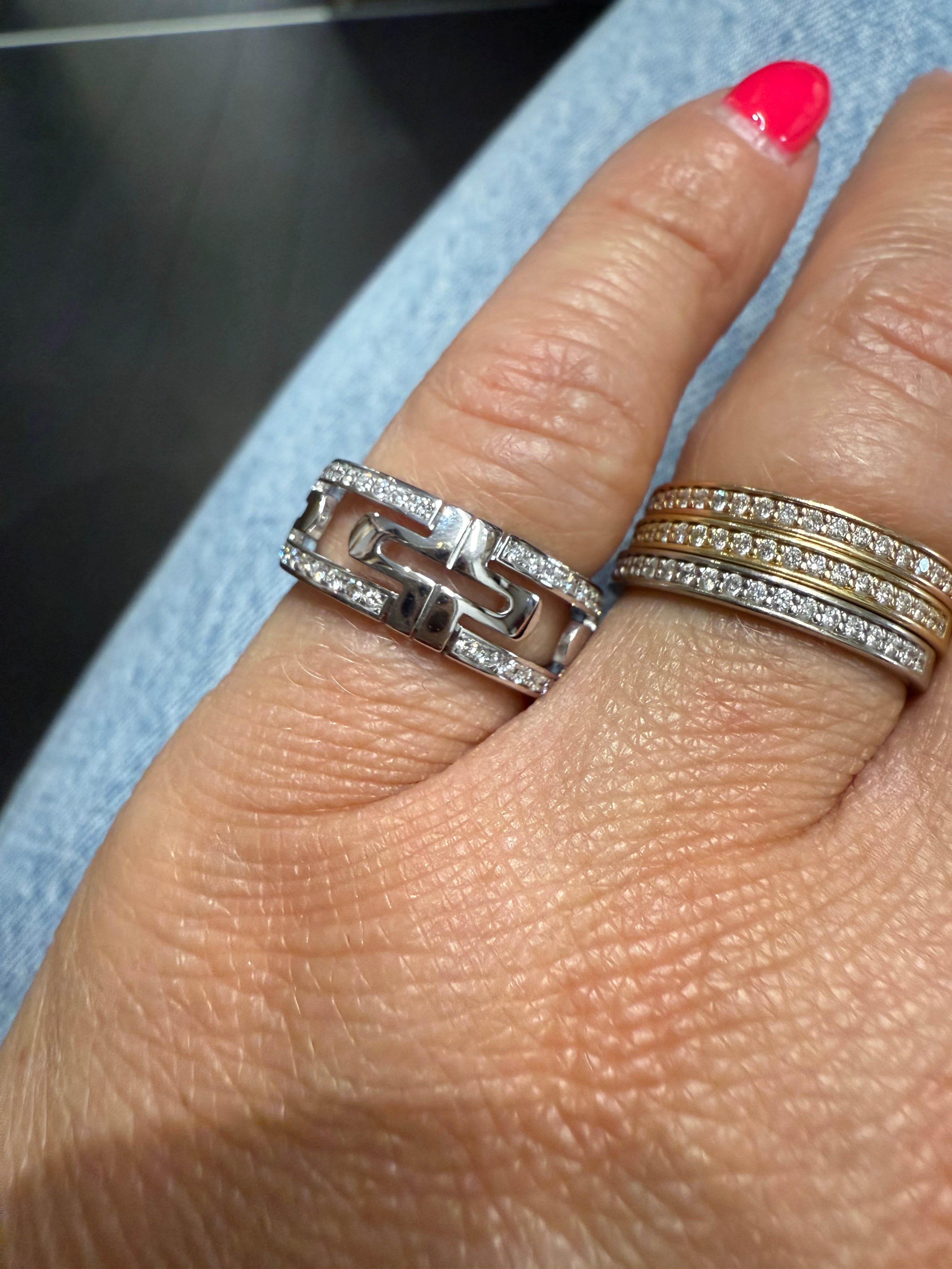 Bulgari - Bague or blanc et diamants - Modèle Parentesi