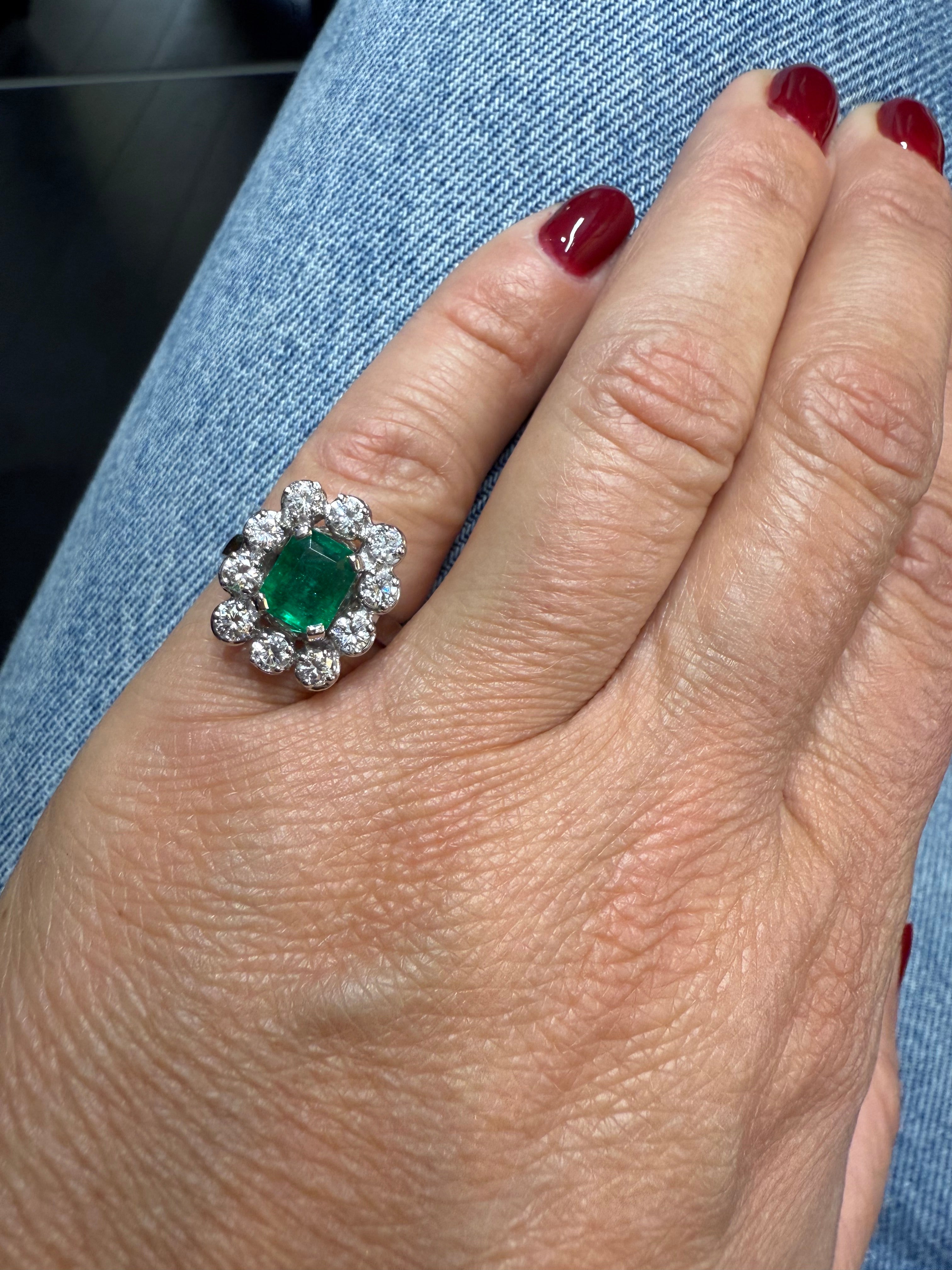 Bague Marguerite Or blanc - Emeraude et Diamants