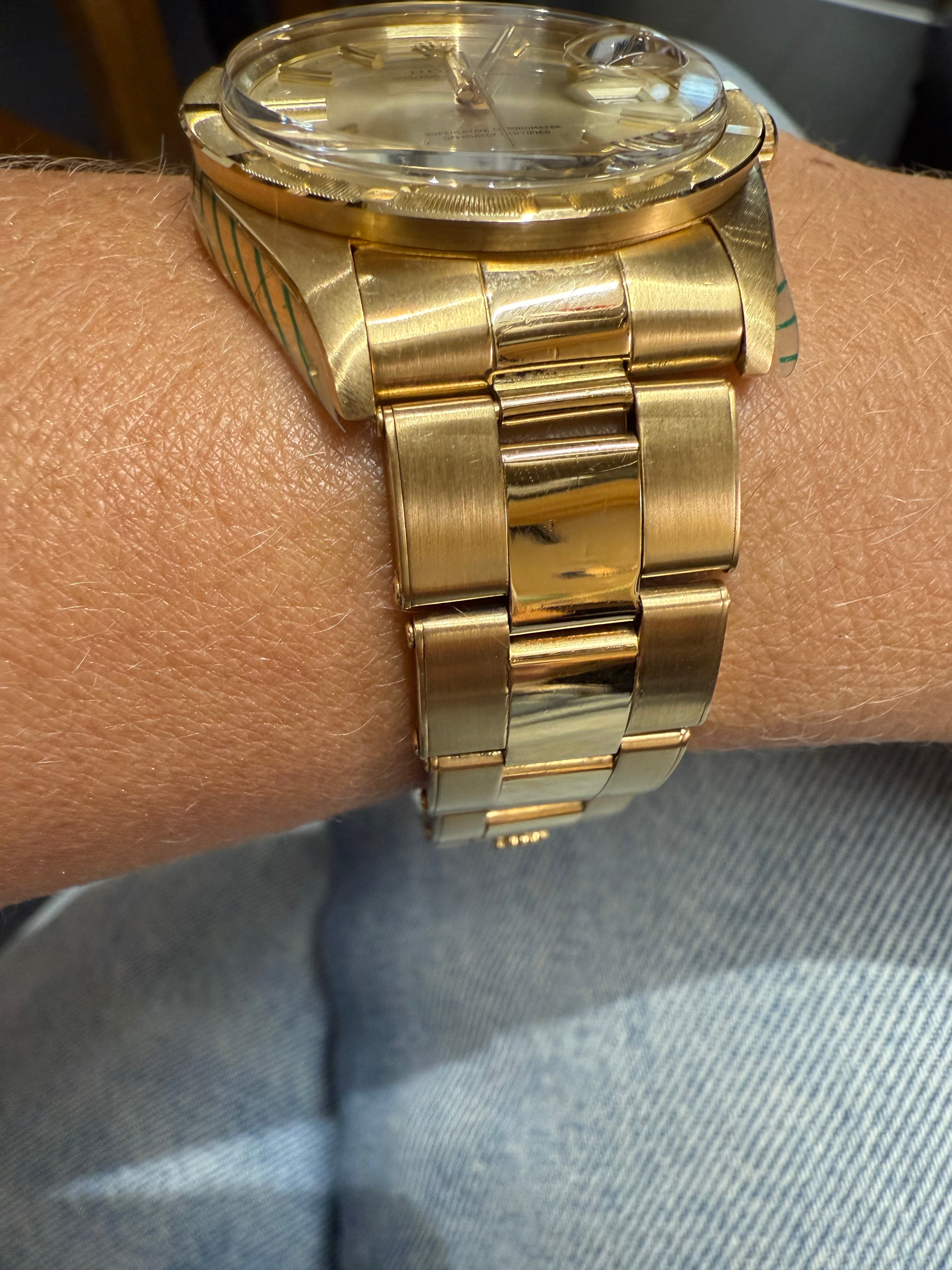 ROLEX - Montre Datejust Or jaune 18 carats - Modèle 1501 - Année 1970