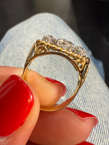Vintage Ring - Yellow Gold and Diamonds - 1940s