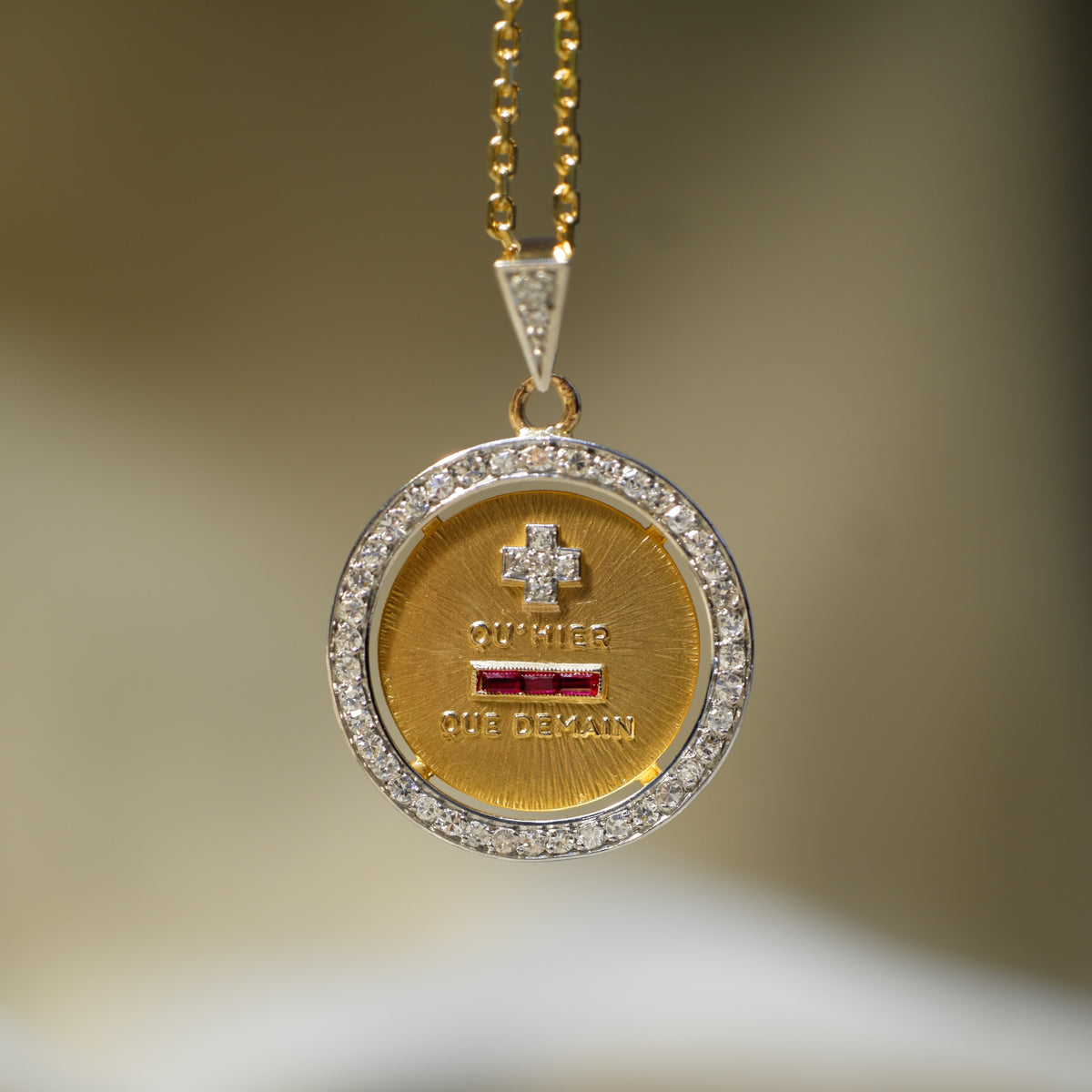Augis - Médaille D’amour - Or jaune et Diamants