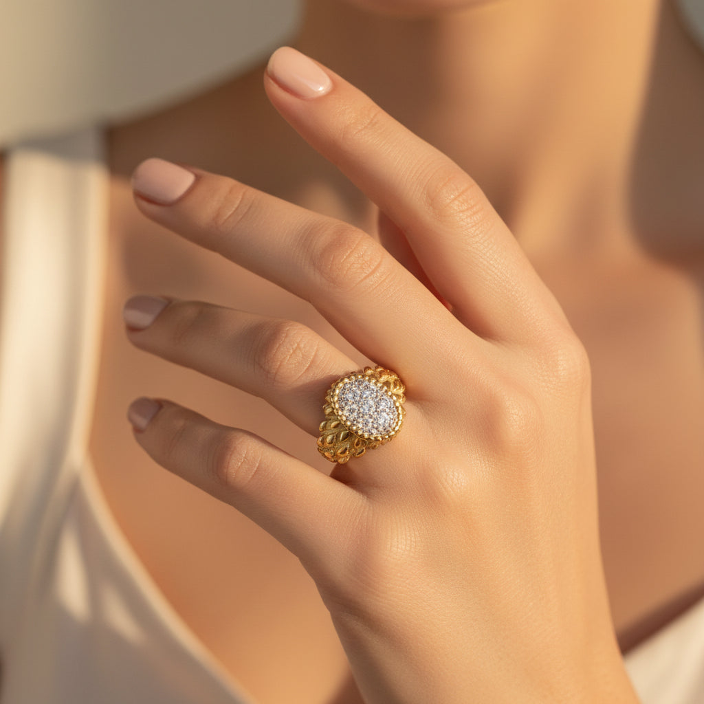Vintage Snake Ring in Yellow Gold and Diamonds