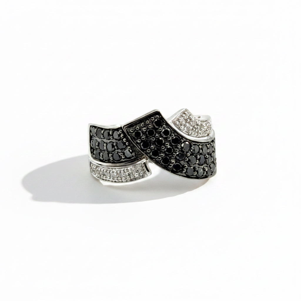 White gold ring - black and white diamonds