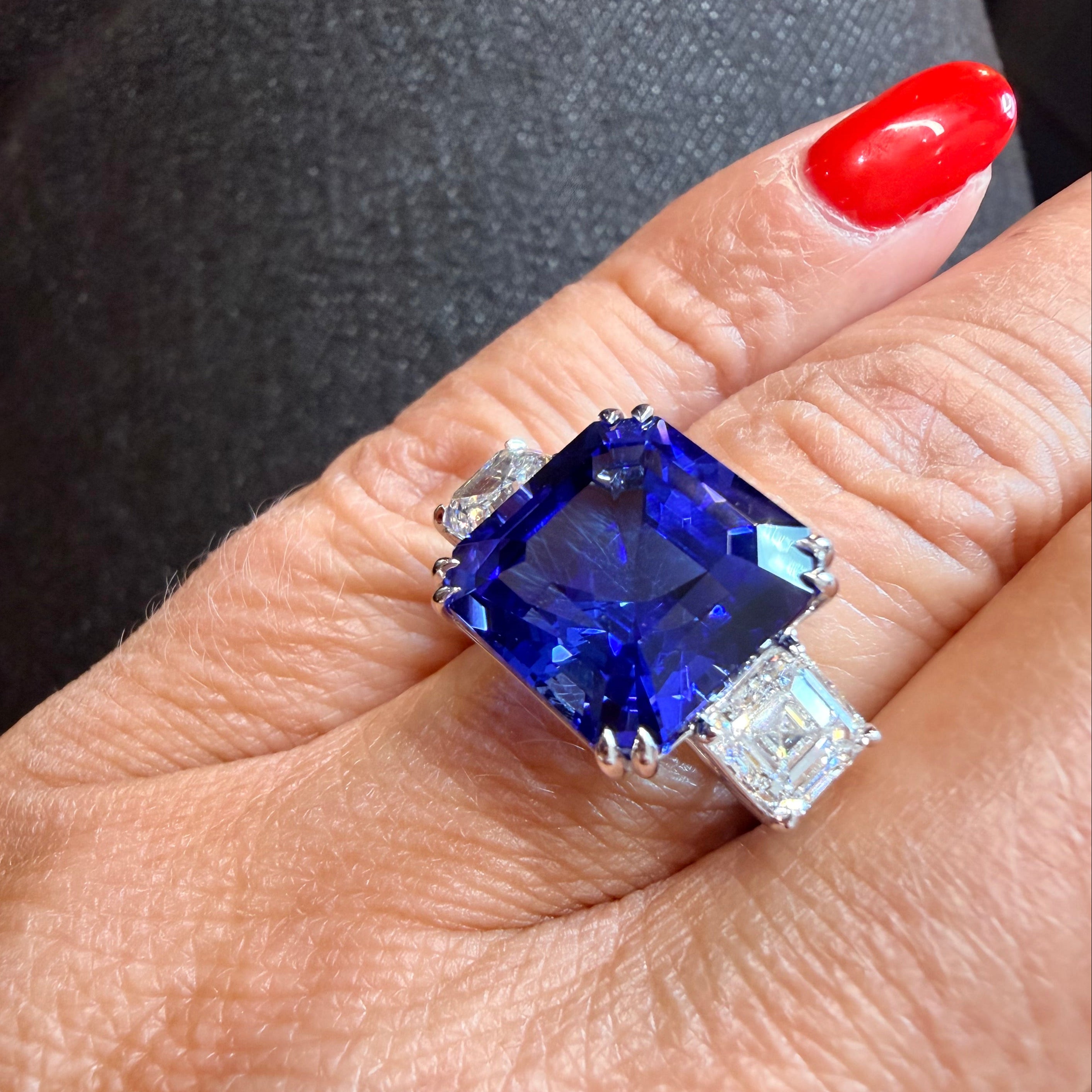 Bague Tanzanite 11,92 carats et Diamants - Certificat ALGT et GIA
