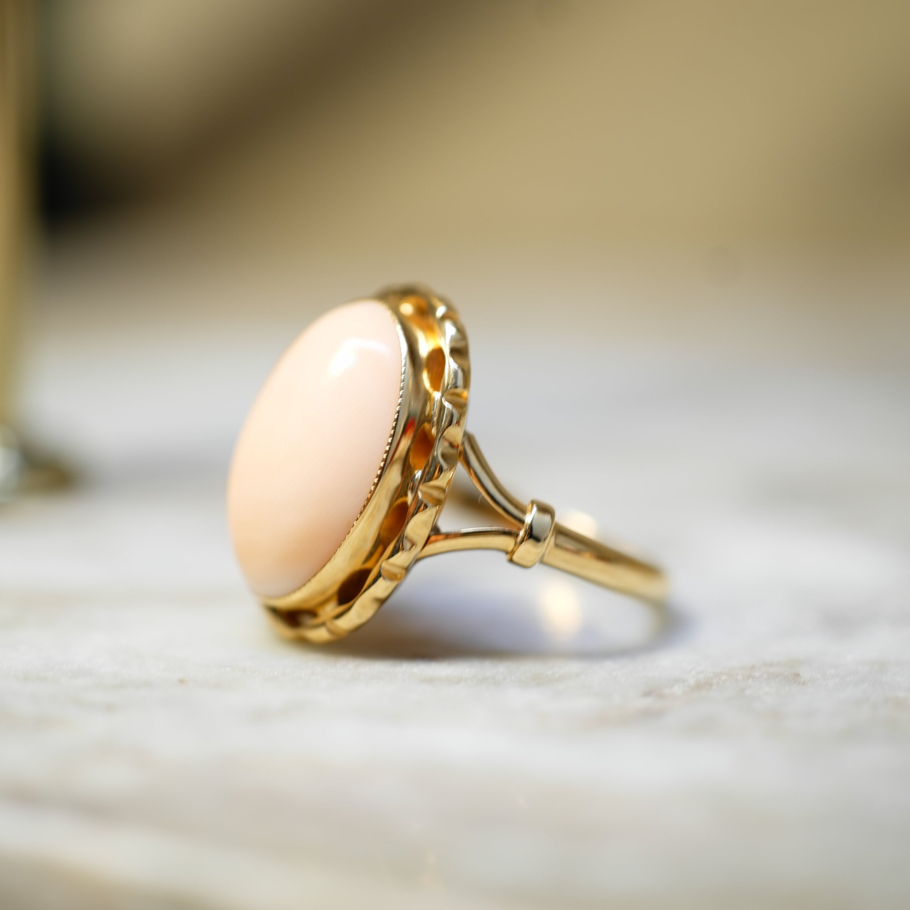 Bague Or jaune - Cabochon Corail