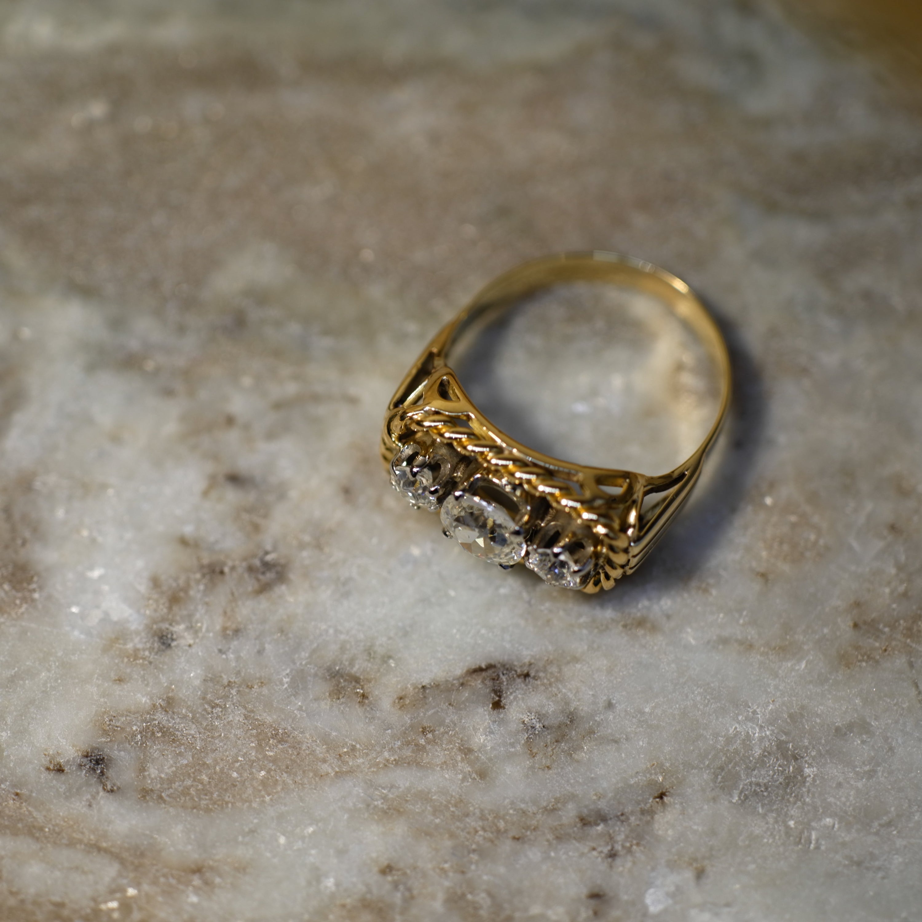 Bague Vintage - Or Jaune et Diamants - Année 40