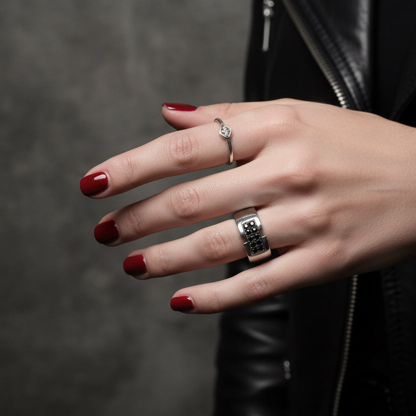 Bague Or blanc - Diamants Noirs