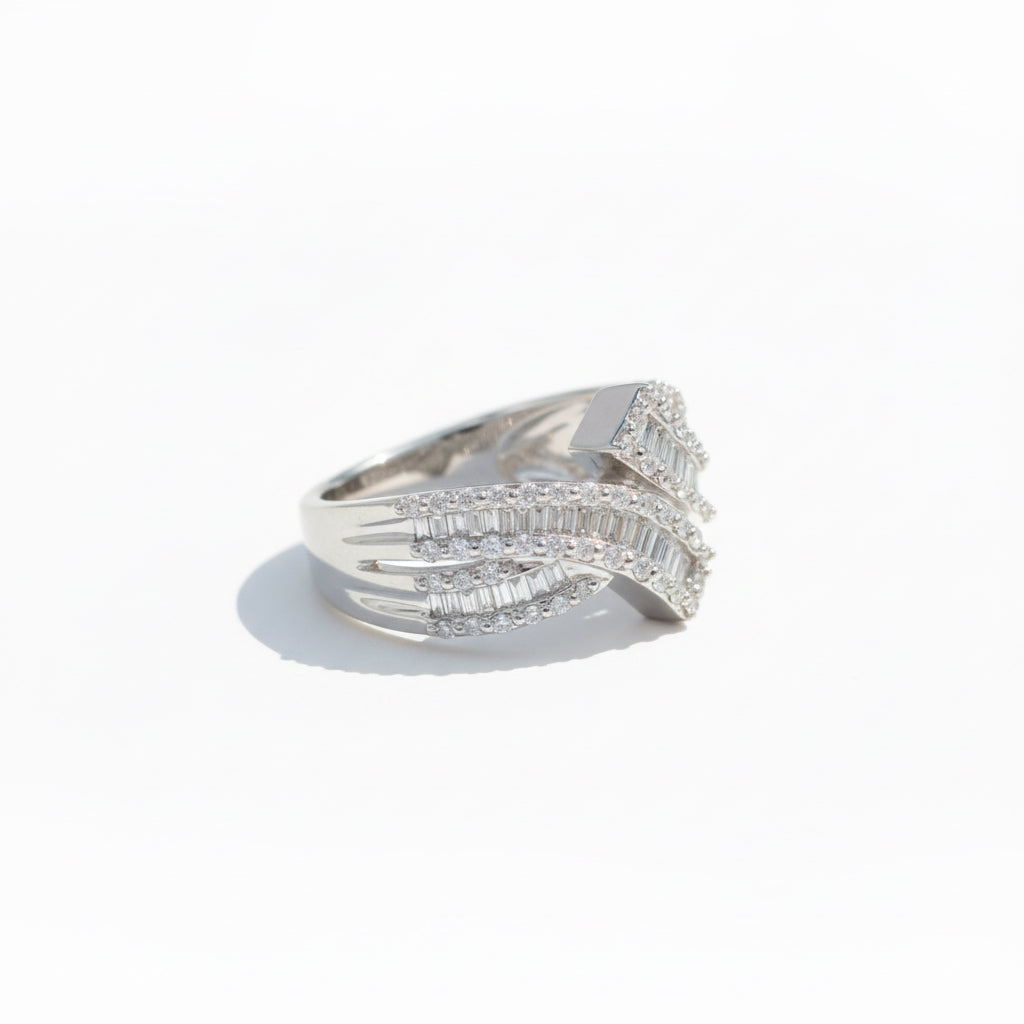 Bague asymétrique - Or blanc - Diamants Baguettes