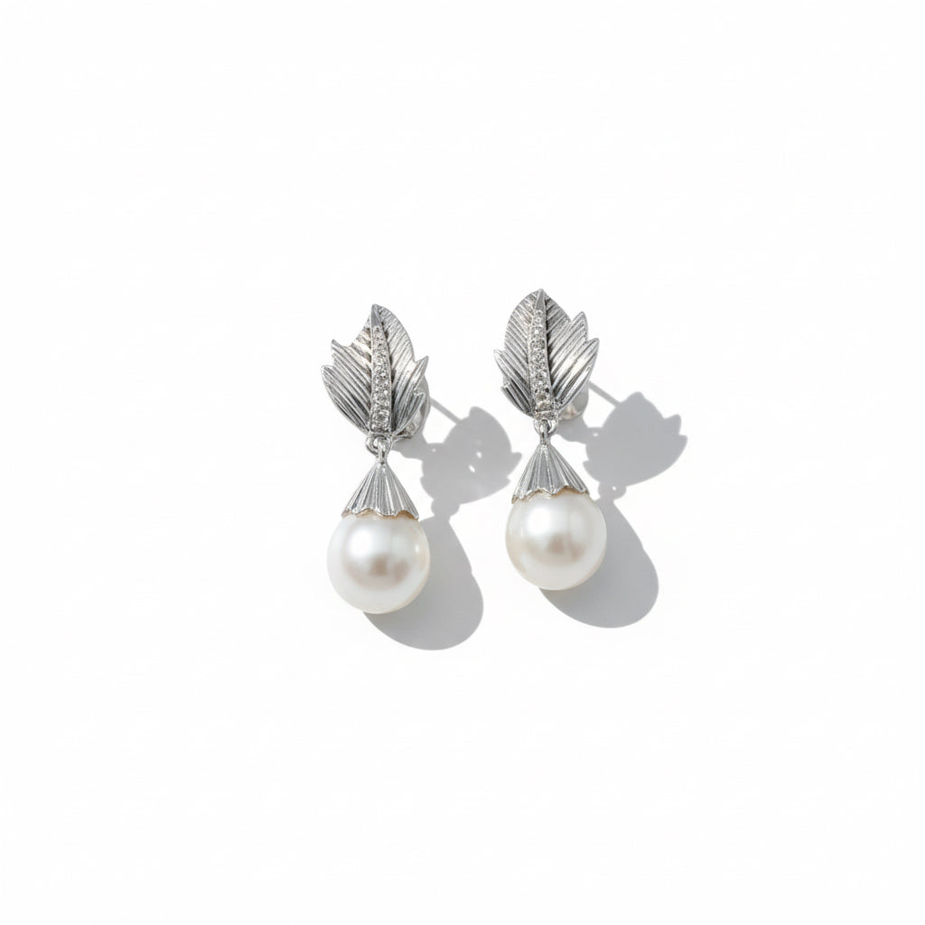 Boucles d’oreilles - Feuillage - Or blanc - Diamants et perles de culture