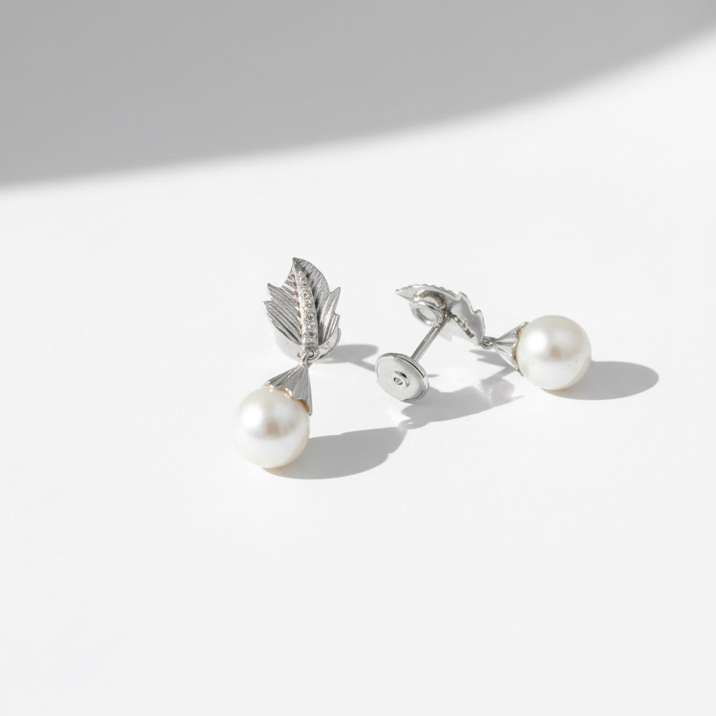 Boucles d’oreilles - Feuillage - Or blanc - Diamants et perles de culture