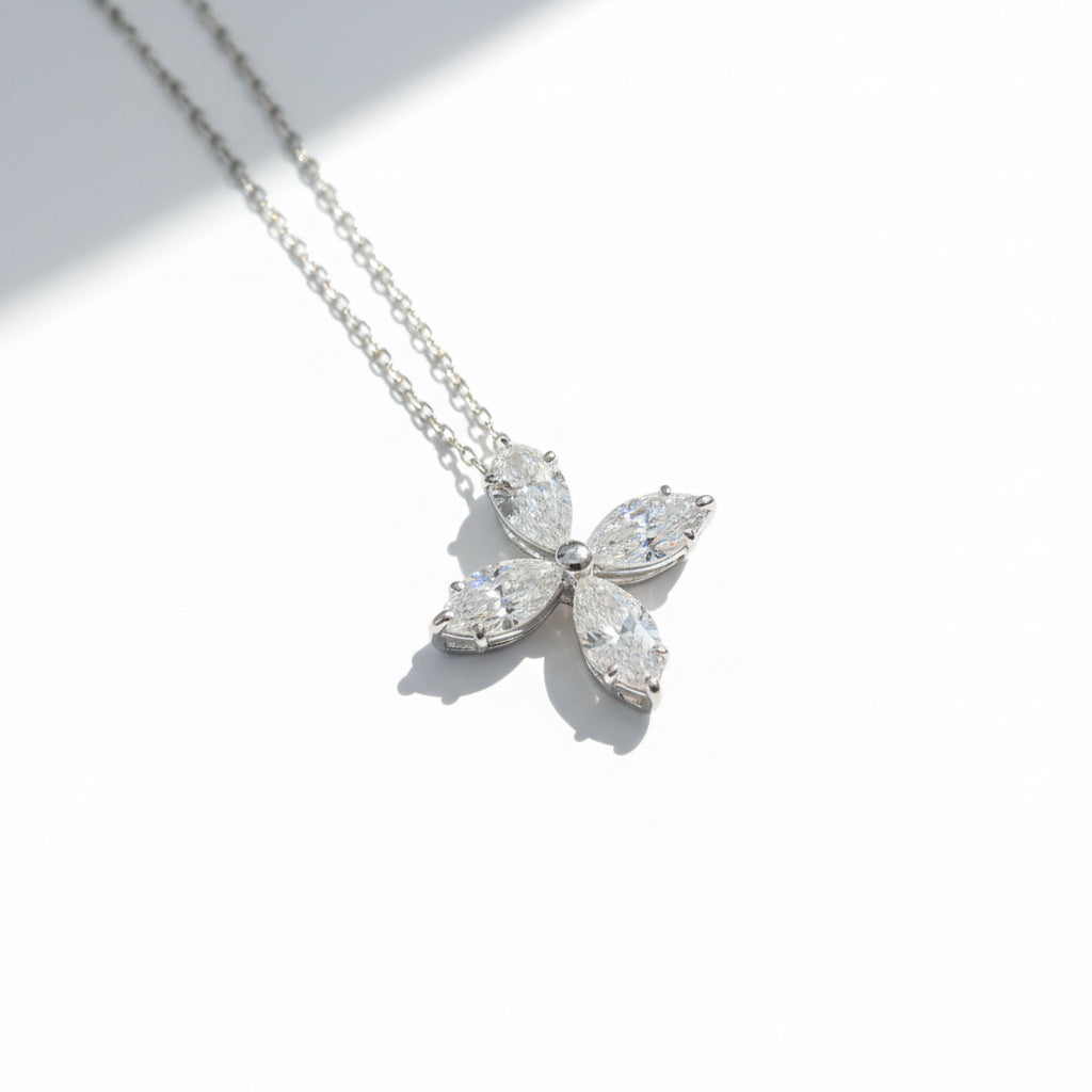 Collier Trèfle - Or blanc et Diamants