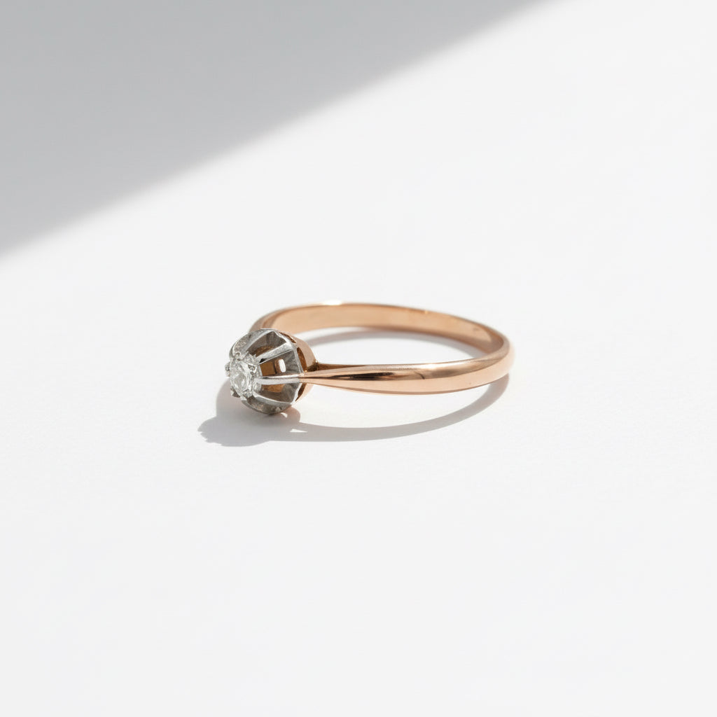 Bague Taille ancienne - 2 ors - Diamant 0,12 carat