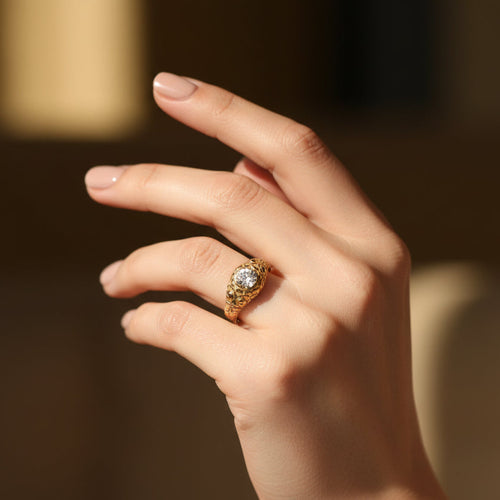 Antique Ring - Yellow Gold - 0.60 Carat Diamond